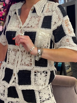 Haut Crochet Noir/Ficelle Manches Courtes