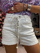 Short Blanc Coeurs Brodés