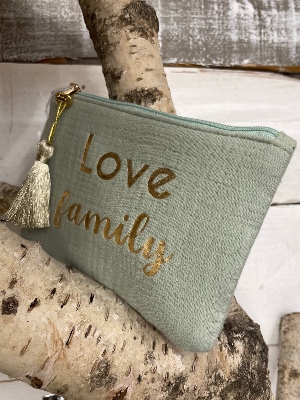 Pochette " LOVE family " Vert Amande 