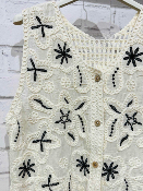 Gilet Broderies Noires Sans Manches