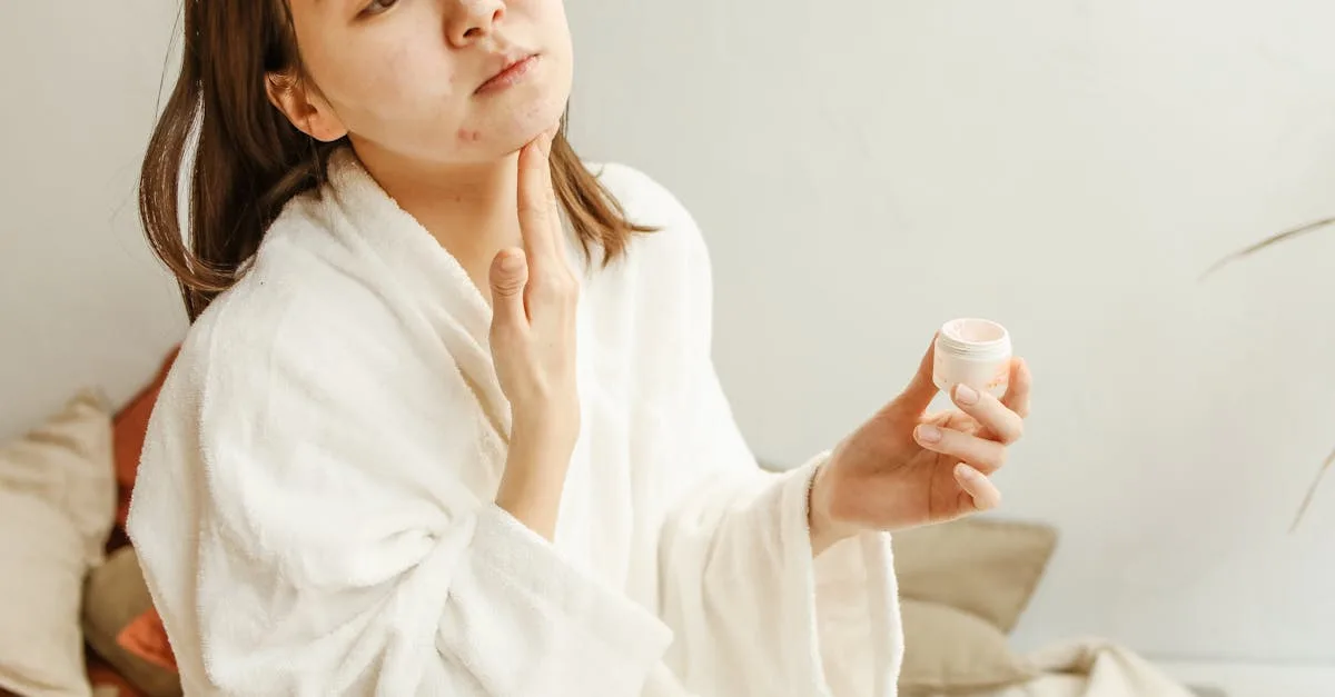 découvrez le traitement anti-acné cerave, formulé pour réduire les boutons et améliorer la santé de votre peau grâce à une hydratation efficace et des ingrédients doux.