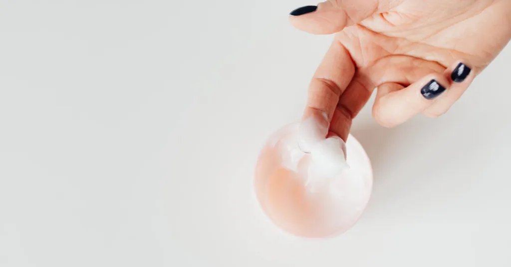 découvrez les produits la roche-posay spécialement formulés pour les peaux sensibles, alliant douceur et efficacité pour apaiser et protéger votre peau au quotidien.