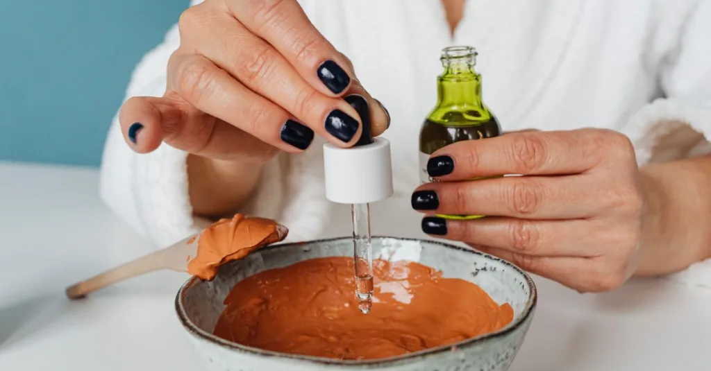 découvrez les bienfaits de l'argile bentonite pour votre peau : purification, absorption des impuretés, et amélioration naturelle du teint.