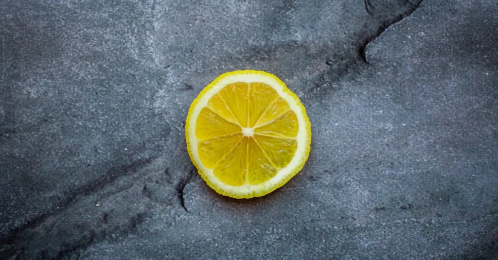 découvrez l'efficacité de l'acide citrique pour un nettoyage naturel et écologique. idéal pour détartrer, désinfecter et éliminer les résidus en toute sécurité.