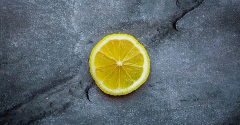 découvrez l'efficacité de l'acide citrique pour un nettoyage naturel et écologique. idéal pour détartrer, désinfecter et éliminer les résidus en toute sécurité.
