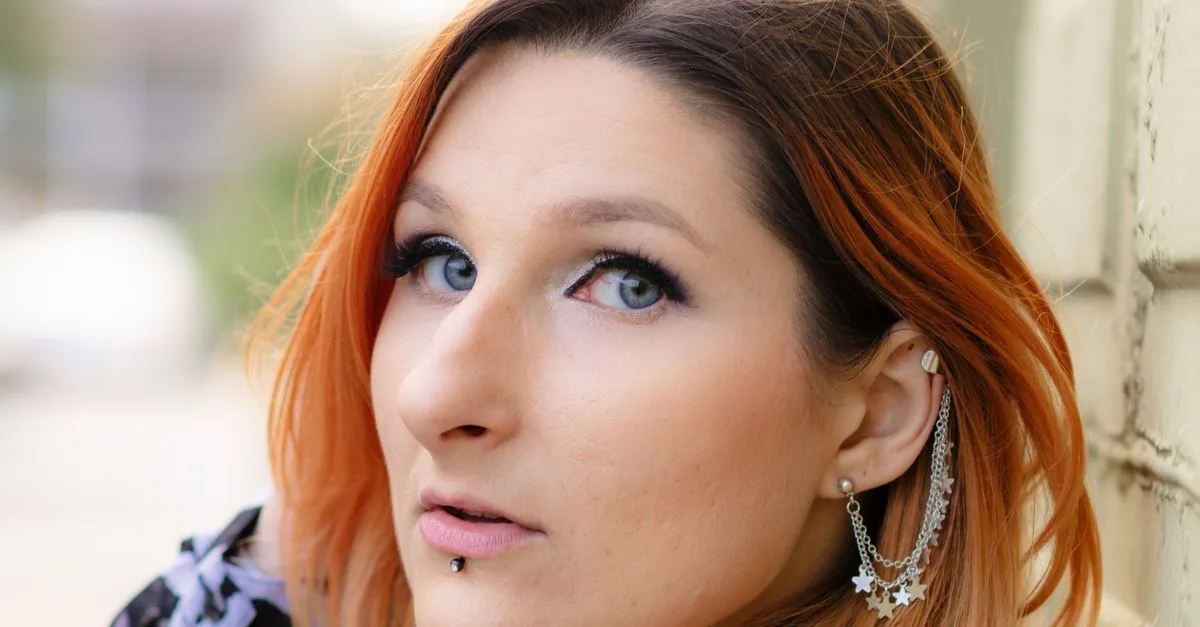 découvrez tout sur les piercings d'oreille : styles, soins et conseils pour réussir votre piercing en toute sécurité.