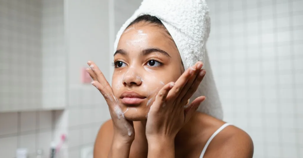 nettoyant visage naturel pour une peau propre, fraîche et éclatante, formulé avec des ingrédients doux et respectueux de l'environnement.