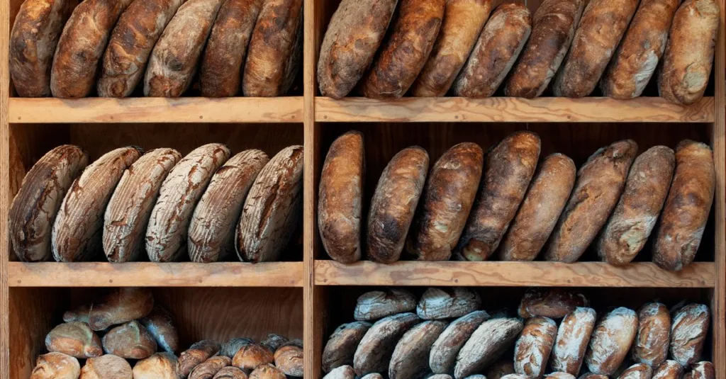 découvrez les bienfaits du pain au levain : une meilleure digestion, un indice glycémique réduit, et une richesse en nutriments pour une alimentation saine.