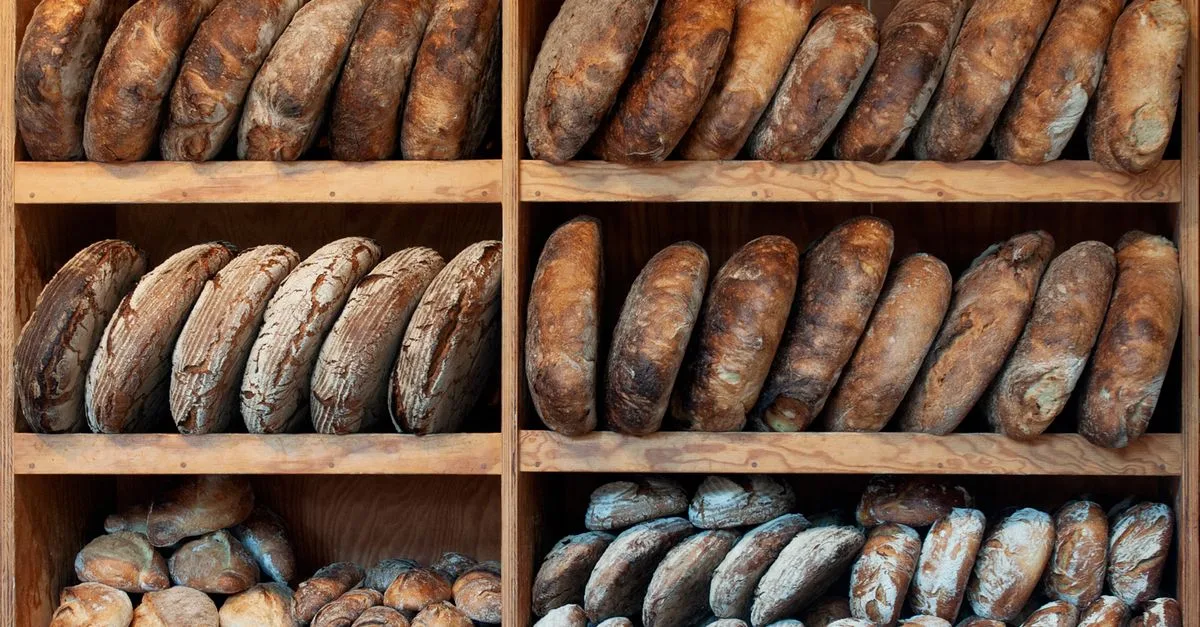 découvrez les bienfaits du pain au levain : une meilleure digestion, un indice glycémique réduit, et une richesse en nutriments pour une alimentation saine.