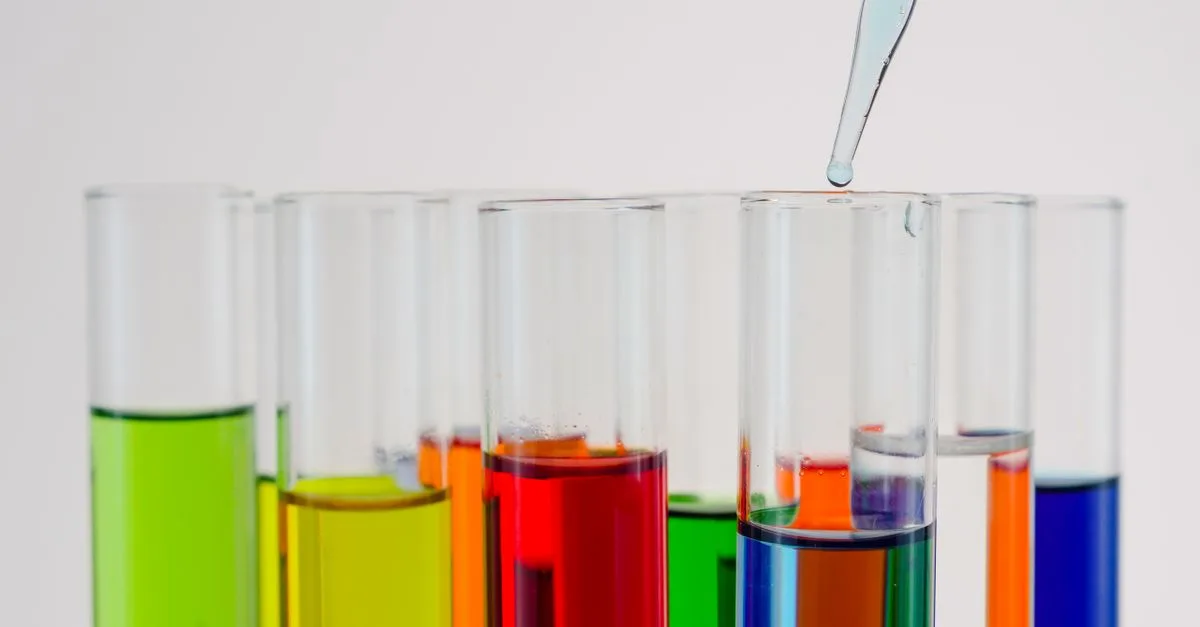 découvrez la colorimétrie, l'étude des couleurs et de leur perception, essentielle pour la science, l'art et la technologie.