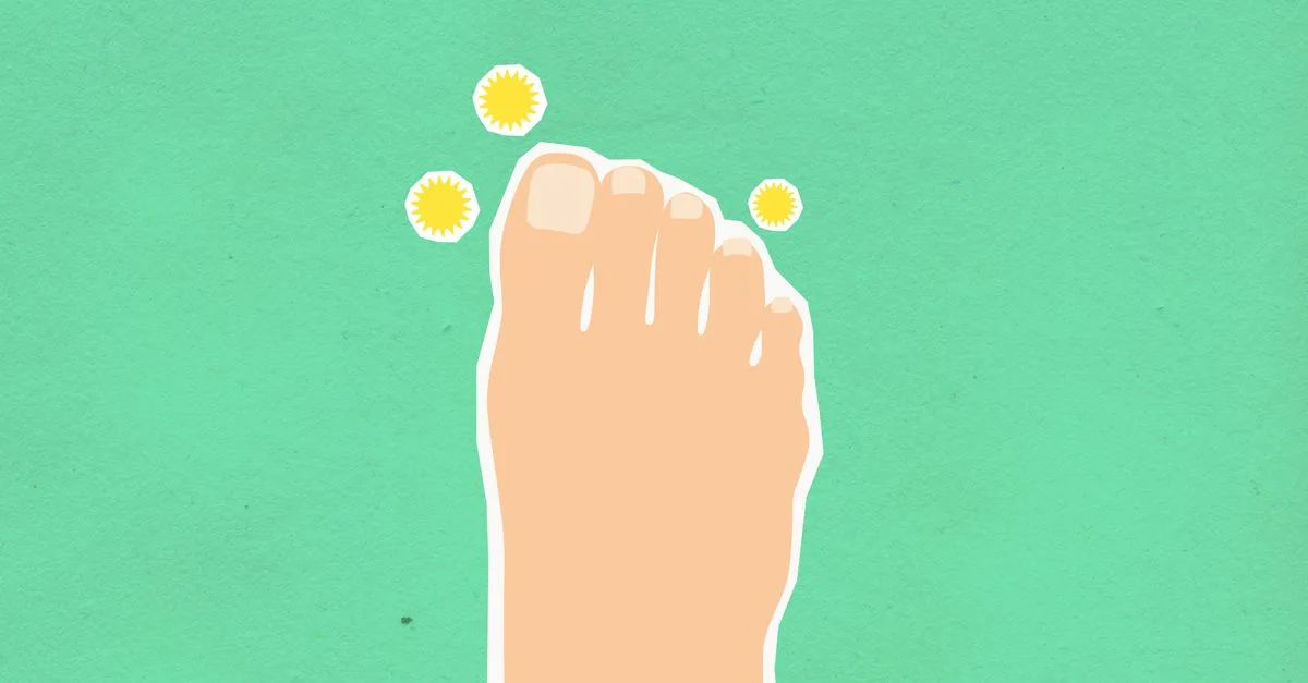 découvrez les causes des ongles d'orteils jaunes et apprenez comment les traiter efficacement pour retrouver des pieds sains et esthétiques.