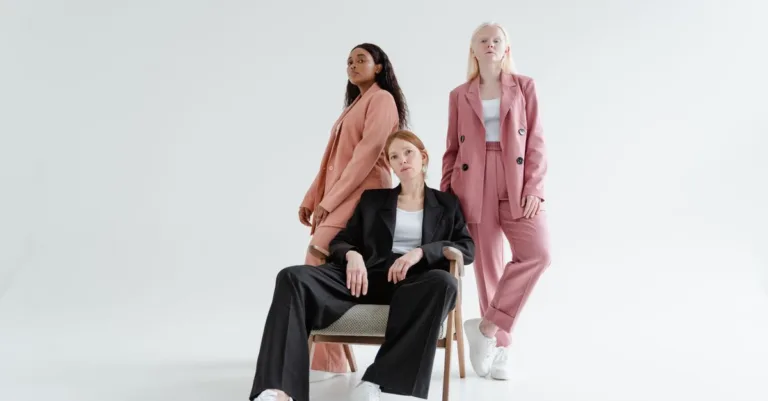 découvrez le blazer oversize idéal pour les femmes petites : des coupes flatteuses, des conseils de style et des looks tendance pour toutes les occasions.