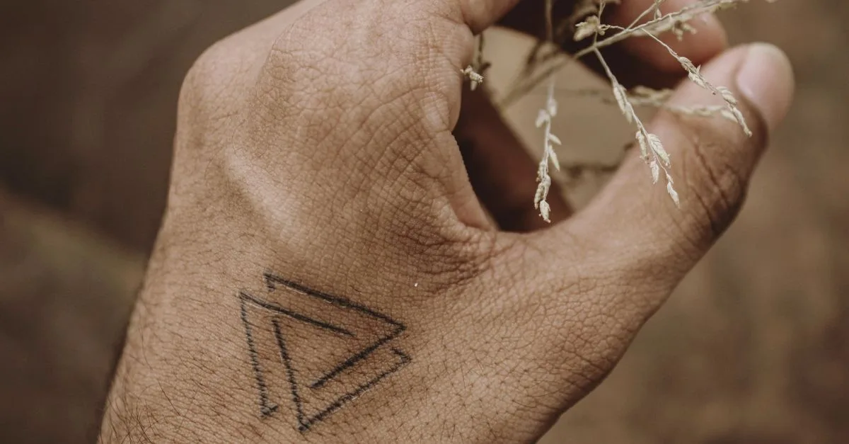 découvrez des tatouages symbolisant la force et le courage, des designs puissants qui inspirent le dépassement de soi et la résilience.