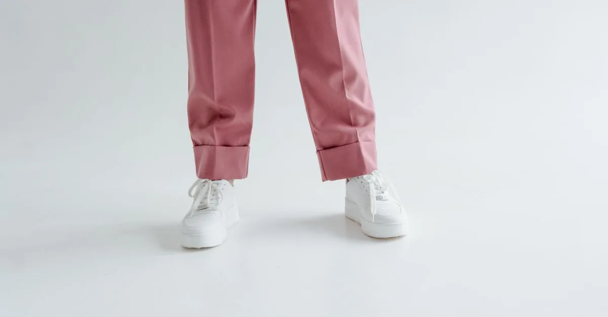 découvrez les pantalons wide-leg pour femmes petites : des coupes flatteuses et des conseils pour trouver la longueur et le style qui vous vont.