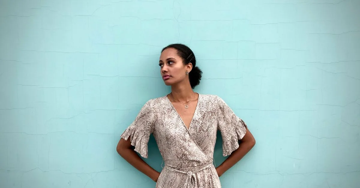 découvrez la robe portefeuille idéale pour une poitrine généreuse : une coupe flatteuse, confortable et facile à ajuster pour sublimer votre silhouette.